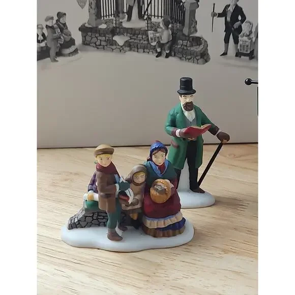 Dept 56 A Christmas Carol Reading by Charles Dickens Set of 4 No. 58403 - Picture 5 of 16